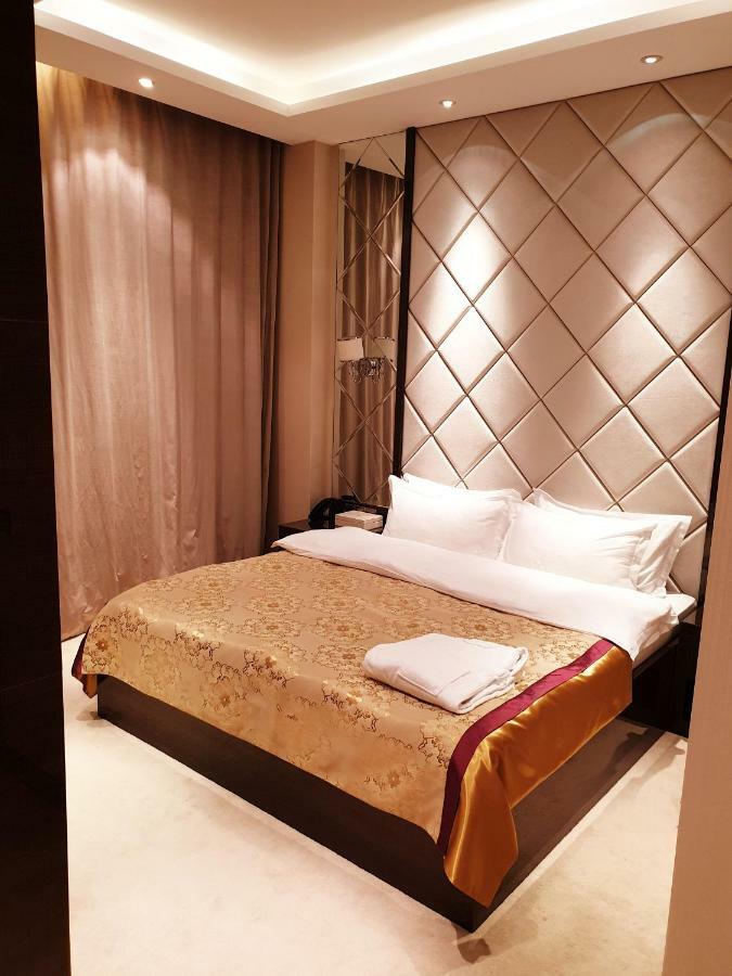 Karon Palace Hotel Qal'ai Khumb Kültér fotó