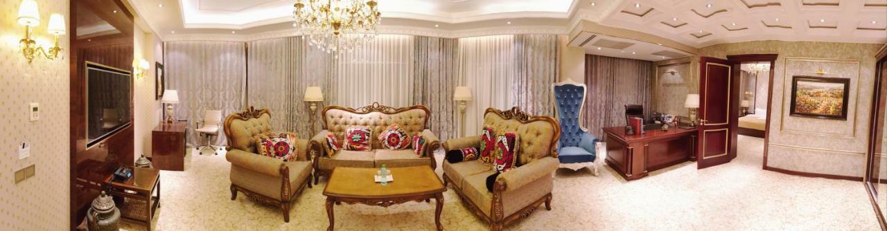 Karon Palace Hotel Qal'ai Khumb Kültér fotó