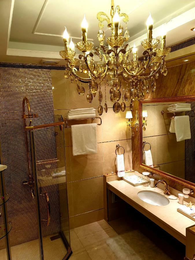 Karon Palace Hotel Qal'ai Khumb Kültér fotó
