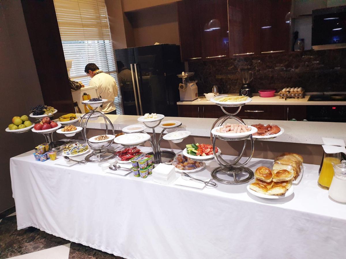 Karon Palace Hotel Qal'ai Khumb Kültér fotó