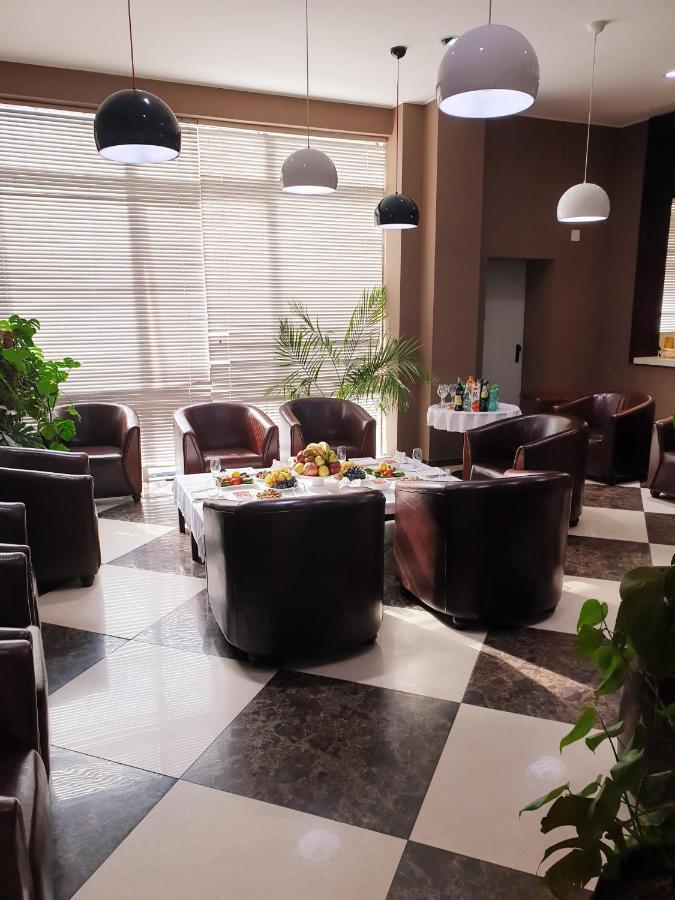 Karon Palace Hotel Qal'ai Khumb Kültér fotó